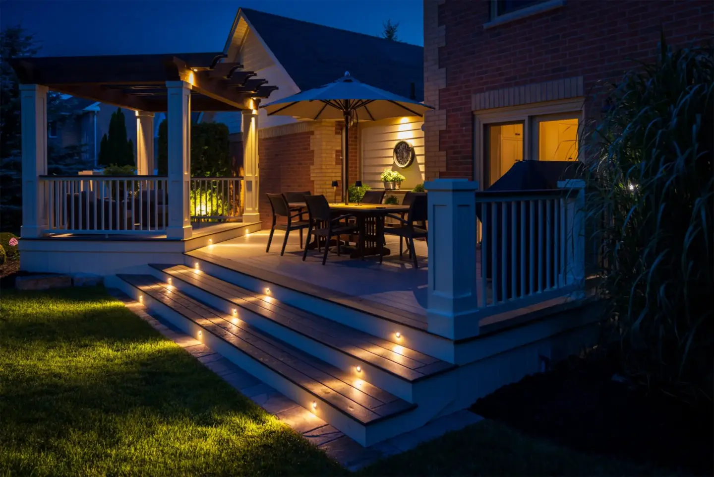 Guest area deck lights on stairs steps with a porch in wilmington nc