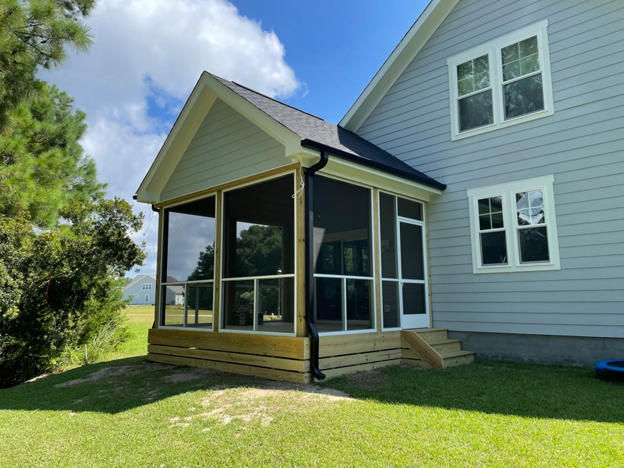Screened in porch with overlooking view in wilmington nc